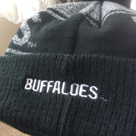 GEN2 CU BUFFALOES Pompom Cuff Beanie Sz S or Boys 8-20 - Picture 5 of 8